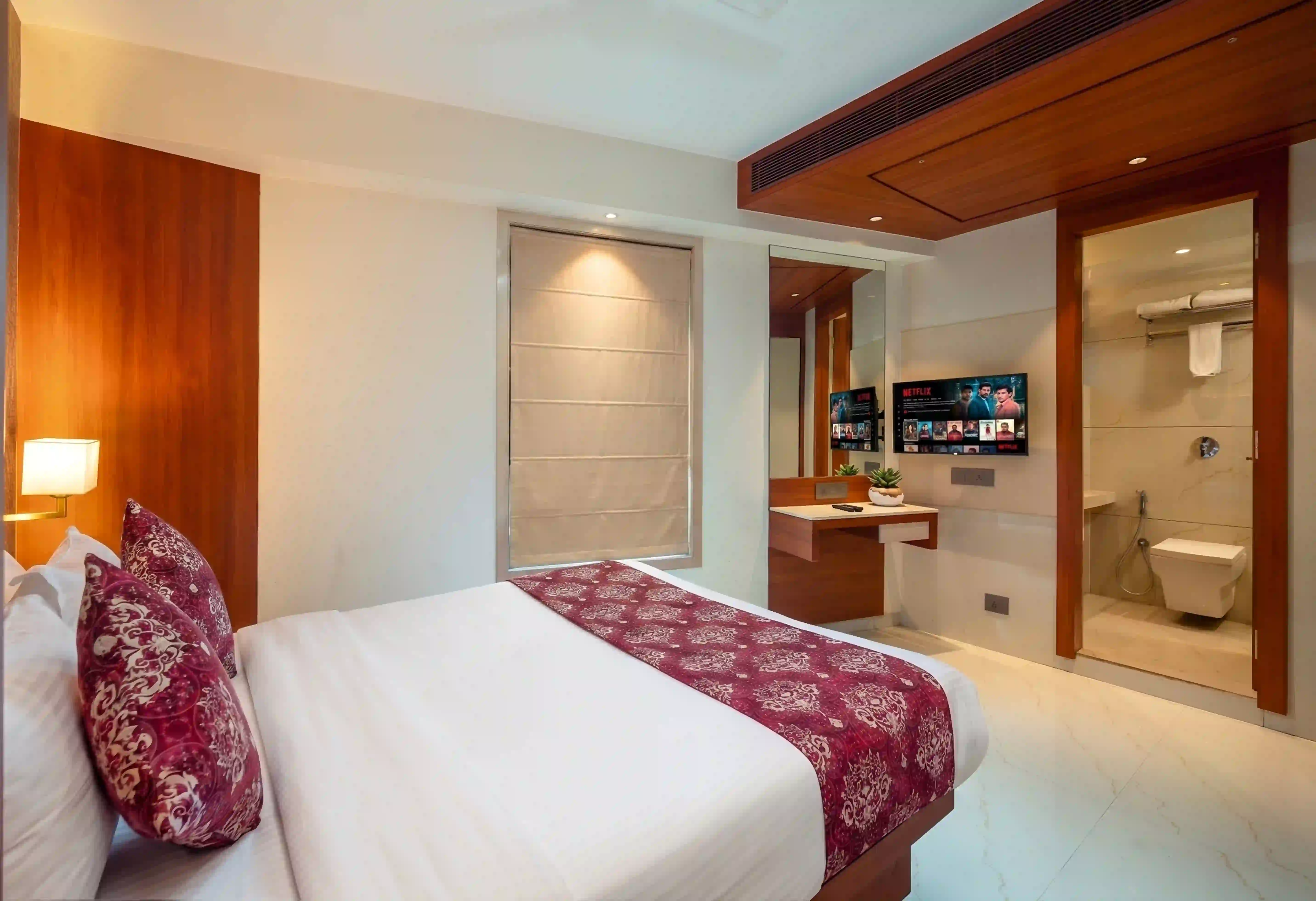 Deluxe Queen Room accommodation near Mumbai Airport