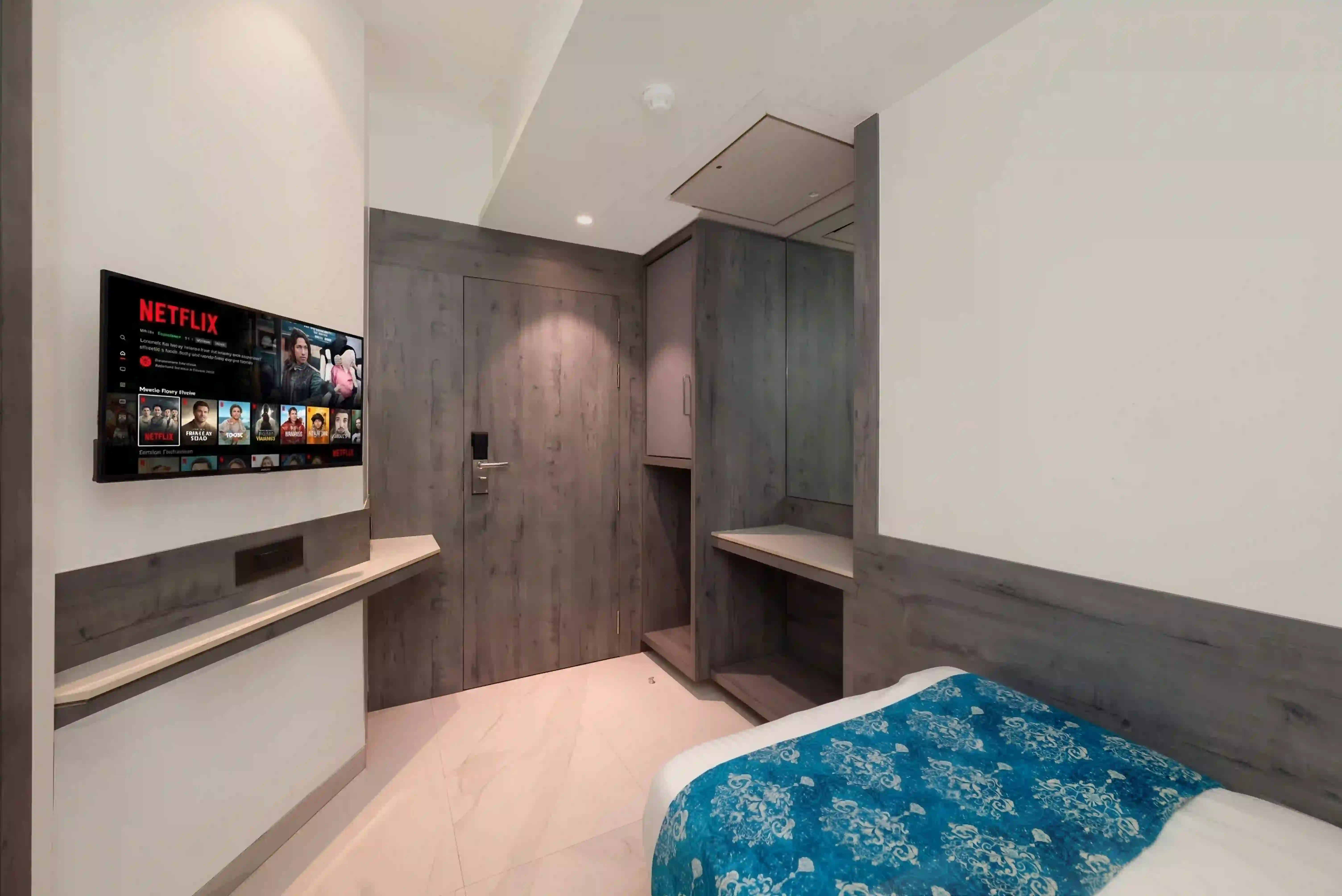 Deluxe Single Room near Bombay Exhibition Centre